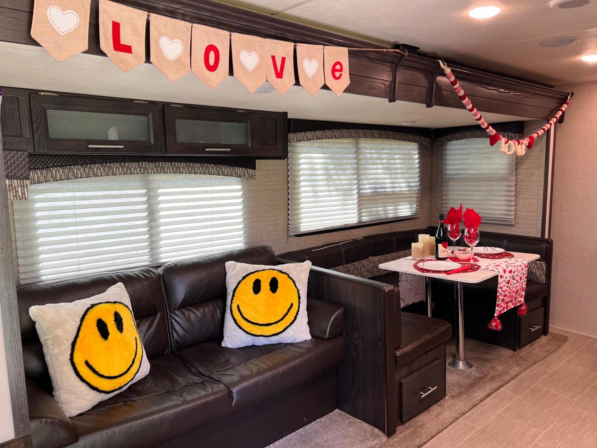 Lake Front Rv Experience Close To Port Canaveral And Kennedy Space Center Hotel Titusville Exterior foto